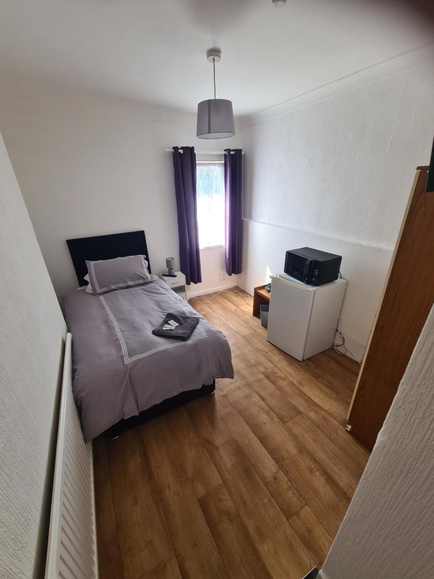 Tredegar Arms Budget Guesthouse For Walkers/Cyclists/Contractors/Traveler เมอเทอร์ทิดฟิล ภายนอก รูปภาพ